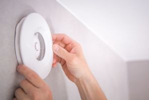 Ako správne namontovať ventilátor do kúpeľne?
