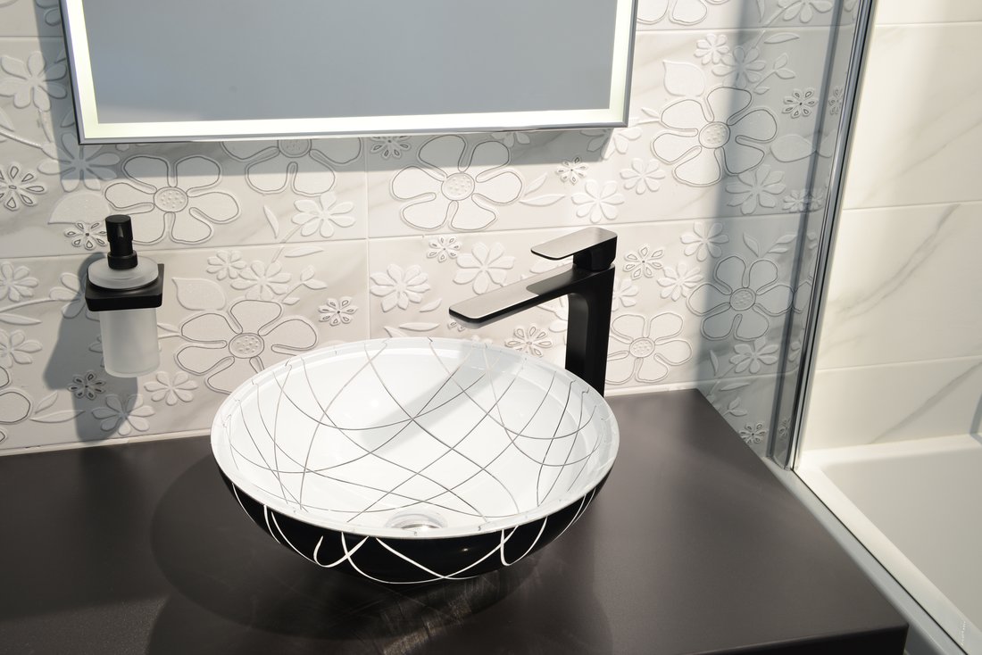 Murano Linea sklenené umývadlo 40x14 cm čierna/biela