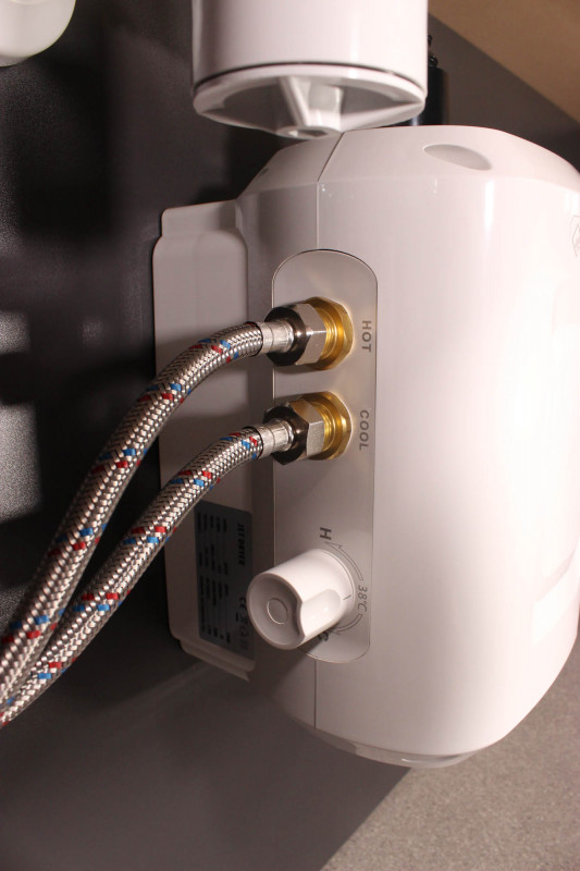 Jet Dryer Airtap hranatý lesklý chróm sušič s automatickou vodovodnou batériou