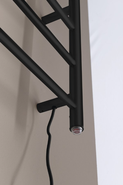 Redondo ER220BV elektrický sušiak uterákov, guľatý, 500x900 mm, 75 W, čierny matný